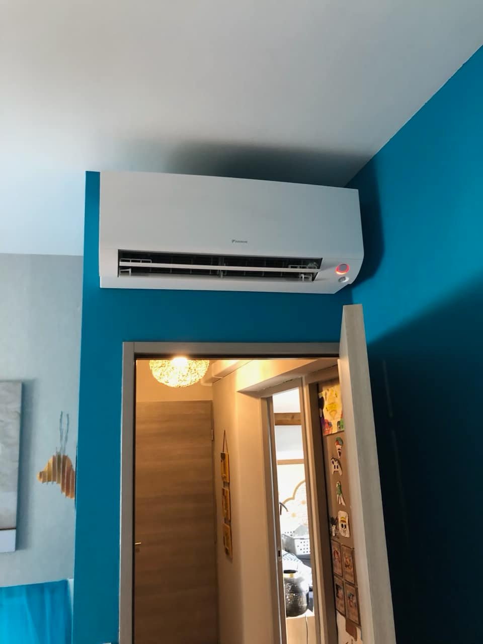 Installation de 6 climatiseurs réversibles DAIKIN sur la commune de Thoiry — photo 4