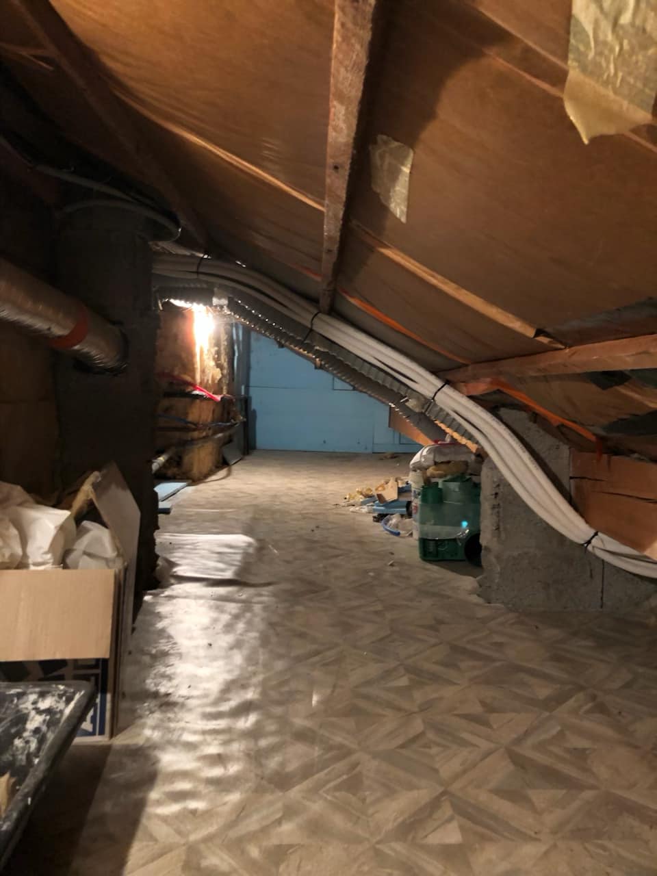 Installation de 6 climatiseurs réversibles DAIKIN sur la commune de Thoiry — photo 6