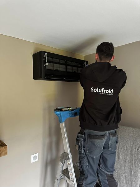 installation de 6 climatiseurs DAIKIN Stylish et Perfera à Thoiry — photo 2