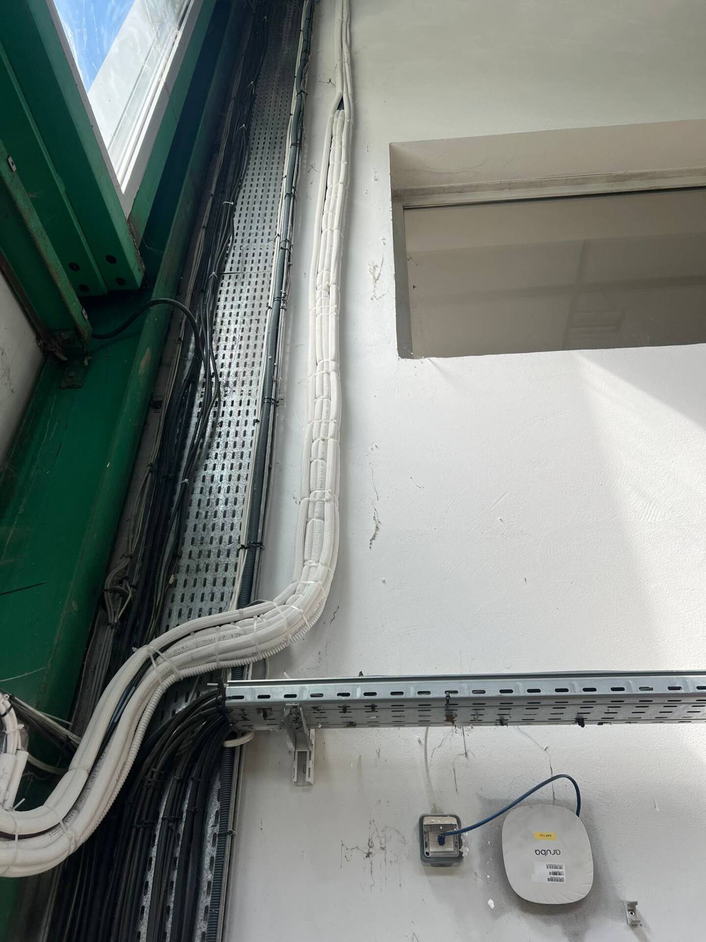Installation de 5 climatiseur DAIKIN dans une entreprise à SAINTE CONSORCE — photo 9