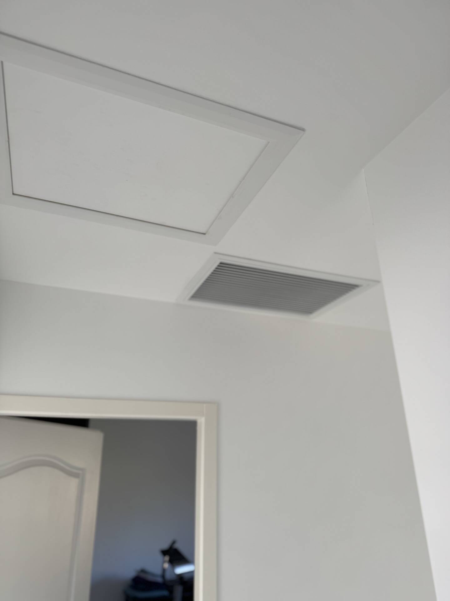 Ambérieu-en-Bugey : Installation d’un Gainable DAIKIN et Air Zone avec mural Stylish et mural comfora 5MXM90A + FBA60A + FTXA50AW + FTXP20N — photo 4