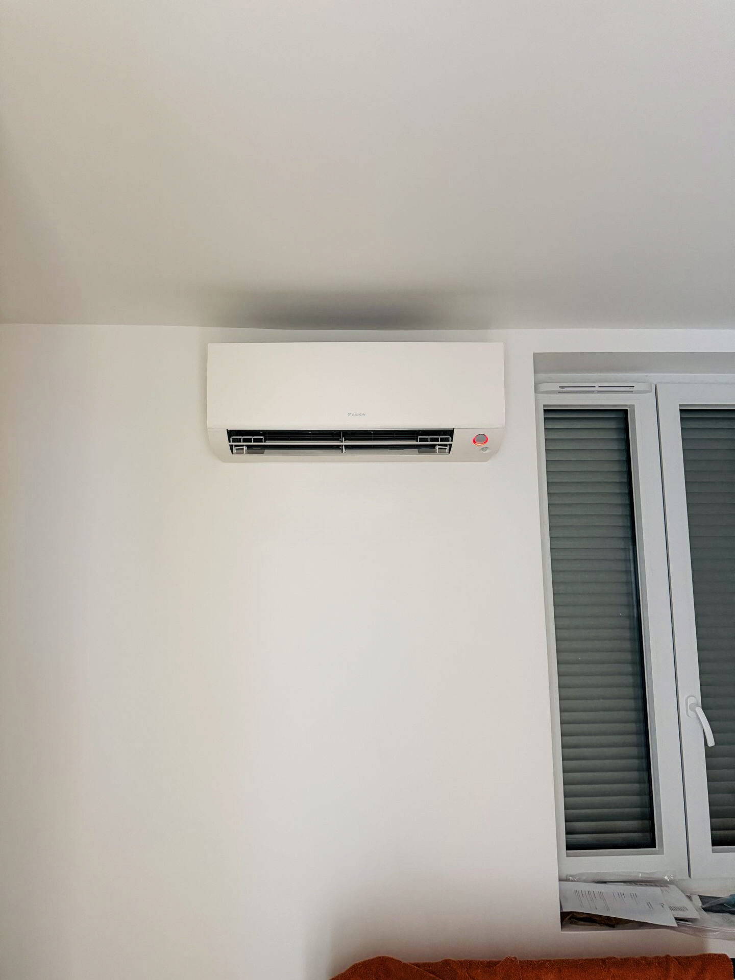 Remplacement chauffe-eau électrique par un chauffe-eau thermodynamique Thermor – à Valserhône — photo 7