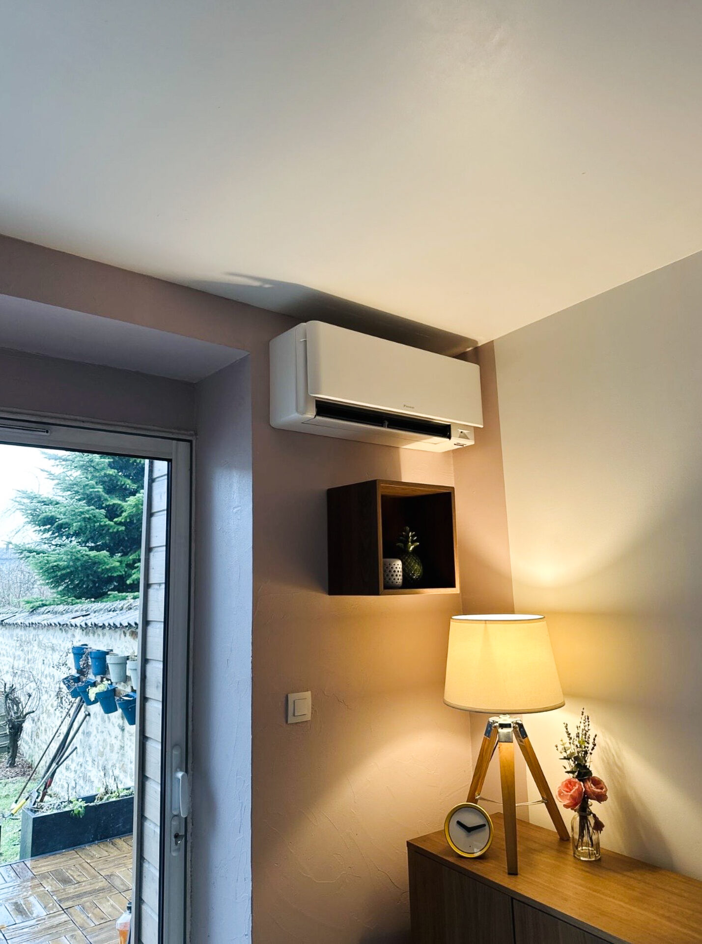 Lagnieu (01150) – Installation d’unités murales Daikin Stylish et Comfora (FTXA50CW-FTXP25N9) — photo 2