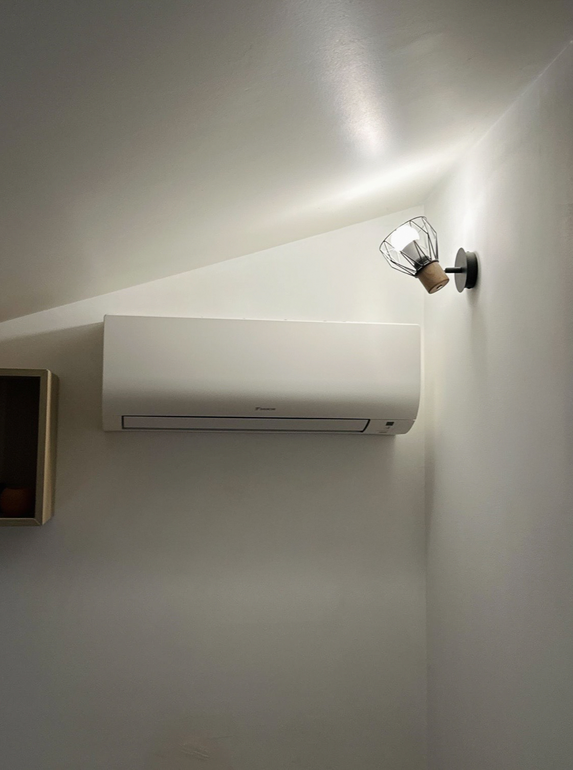 Lagnieu (01150) – Installation d’unités murales Daikin Stylish et Comfora (FTXA50CW-FTXP25N9) — photo 5
