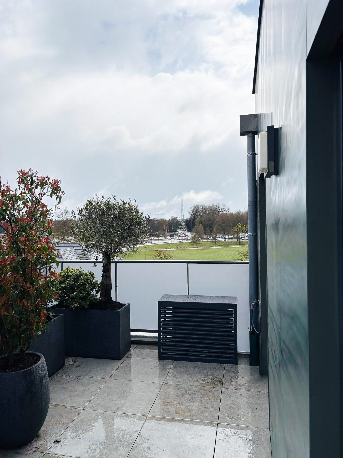 Installation d’une unité murale Daikin Sensira à Divonne-les-Bains (01220) — photo 2
