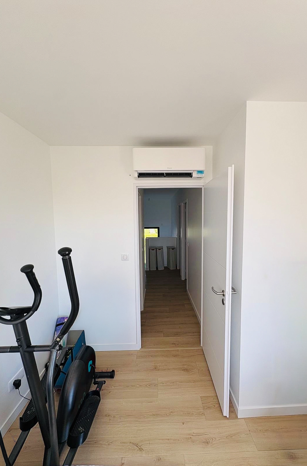 Installation complète Daikin : gainable + mural dans une maison à Gex (01170) — photo 4
