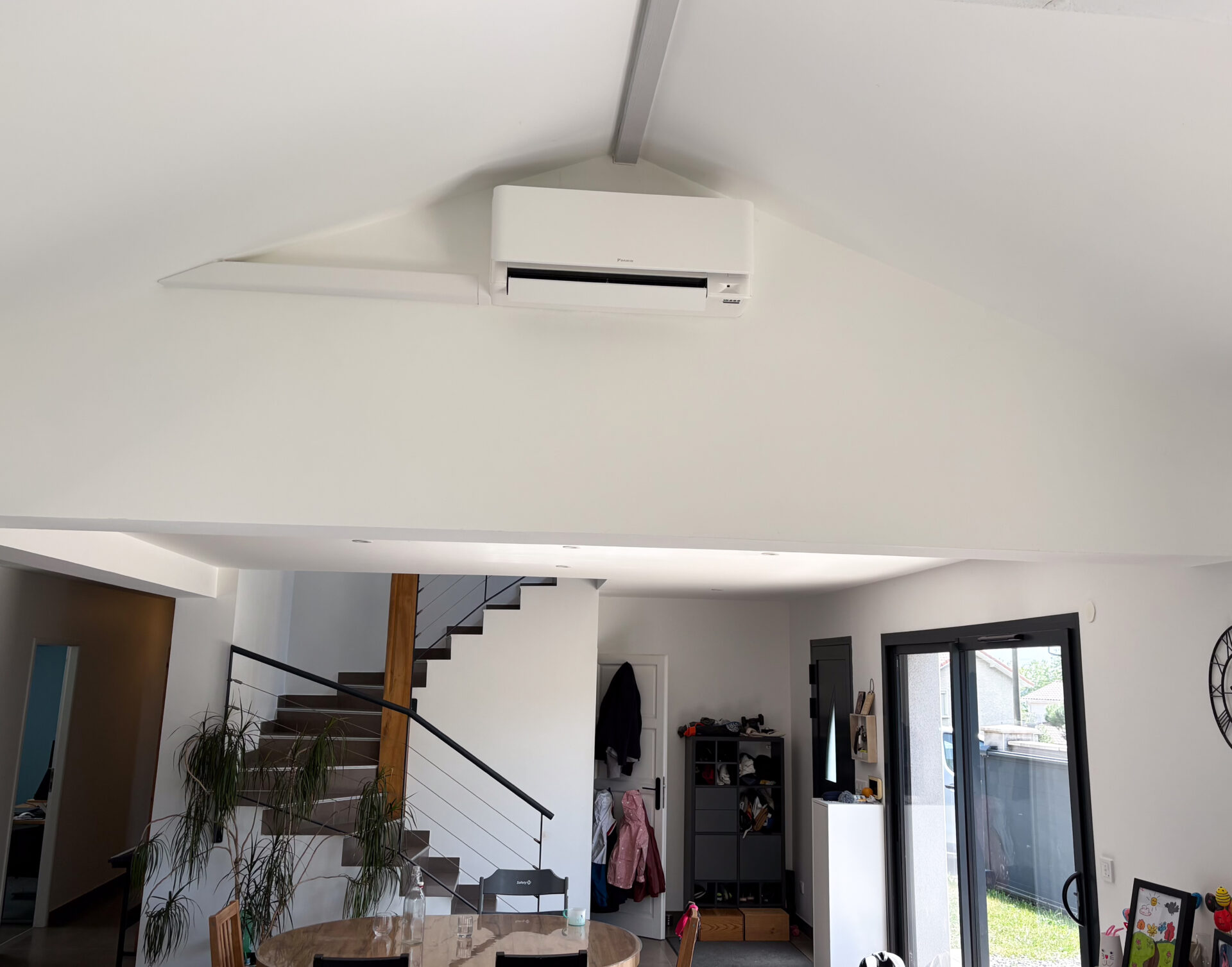 Installation d’un système pentasplit Daikin avec 5 unités murales Stylish — photo 3
