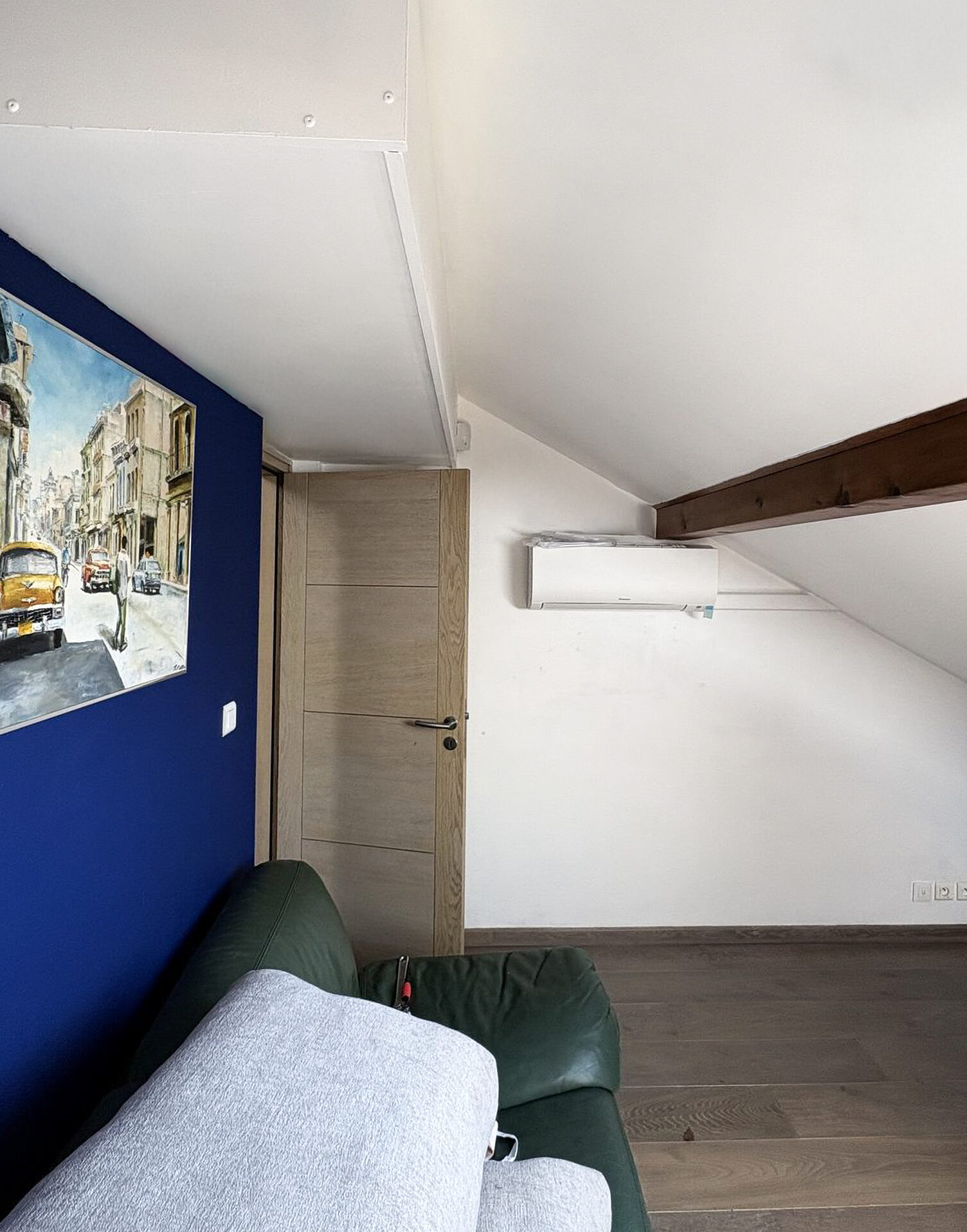 Chantier à Nantua : installation d’une unité console et d’unités murales Daikin — photo 5