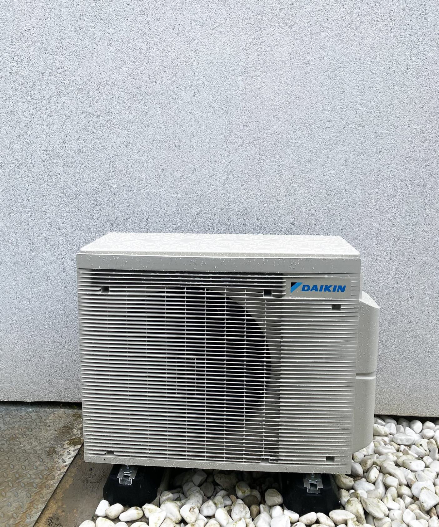 Installation d’une pompe à chaleur Air/Air Daikin Stylish à Divonne-les-Bains — photo 4