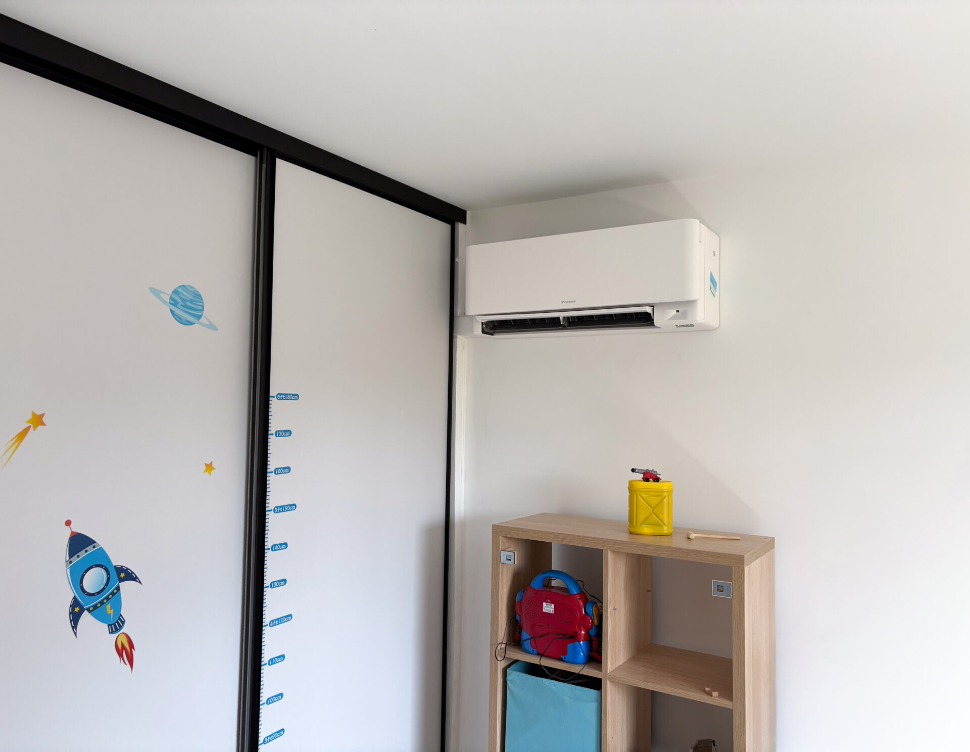 Installation d’un système pentasplit Daikin avec 5 unités murales Stylish - Solufroid