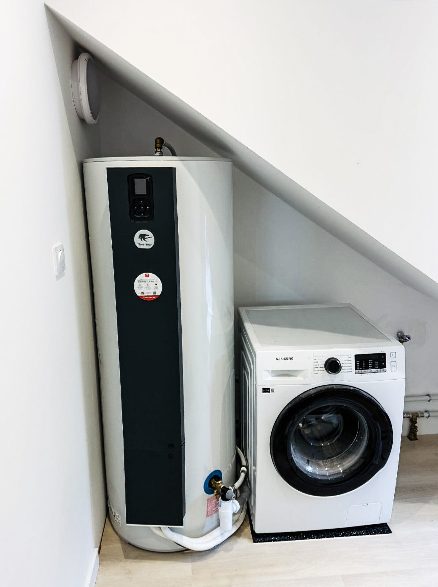 Remplacement chauffe-eau électrique par un chauffe-eau thermodynamique Thermor – à Valserhône - Solufroid