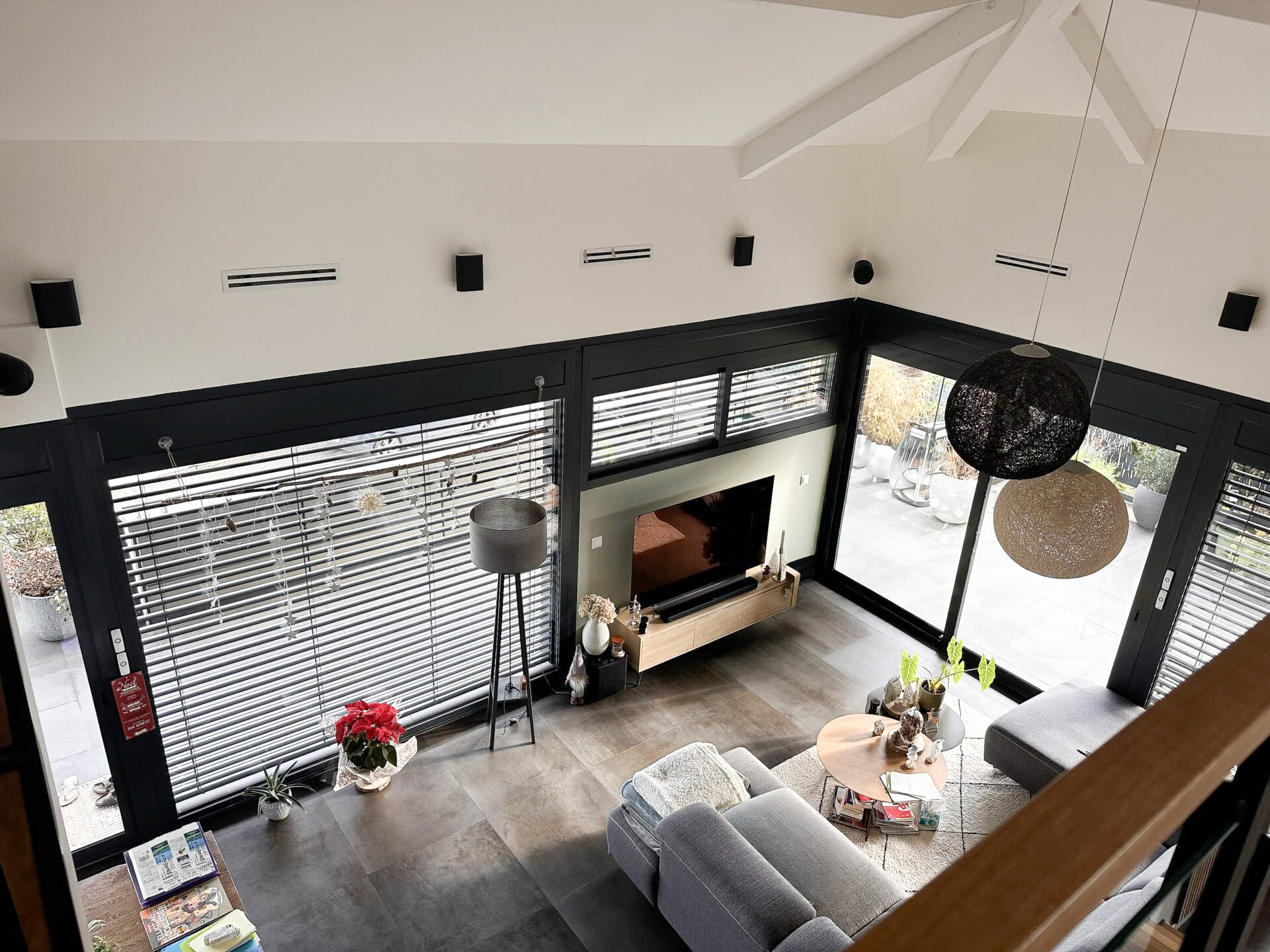 Installation complète Daikin : gainable + mural dans une maison à Gex (01170) - Solufroid